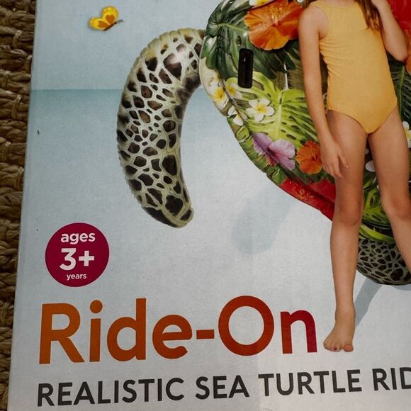 🐢 INTEX XL Realistic Sea Turtle Ride-On Pool Float - Picture 3 of 7